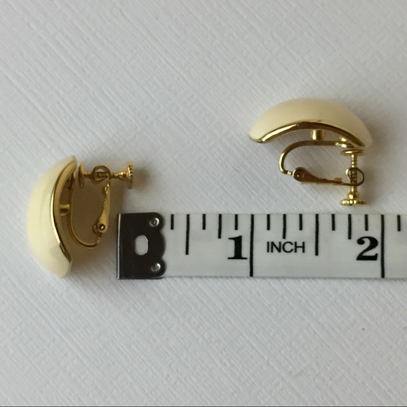 Vintage Napier Cream & Gold Tone Clip On Earrings - Picture 8 of 8